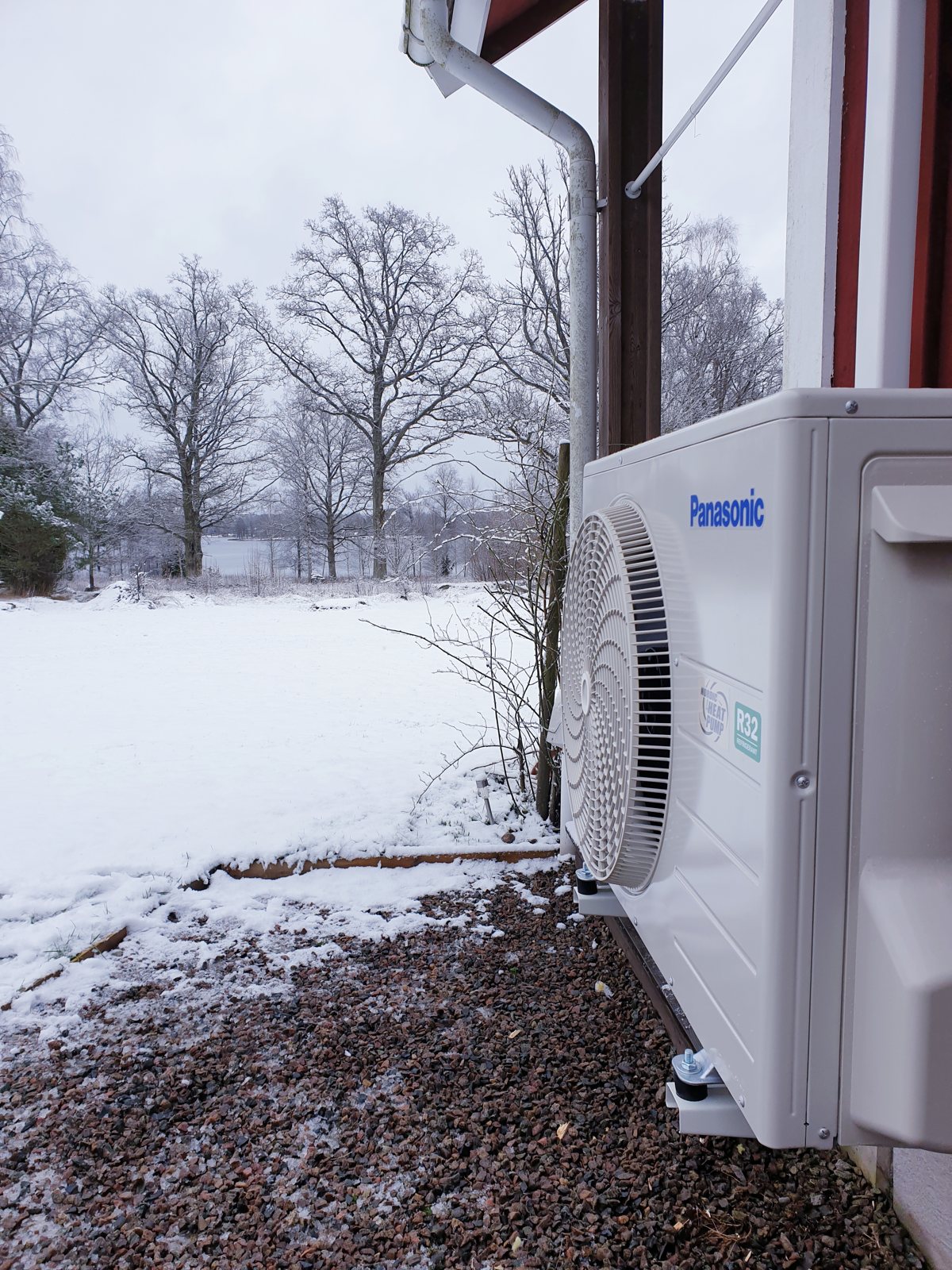Panasonic luftvärmepump i vintermiljö